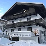 Galerie Kaiser Appartement *